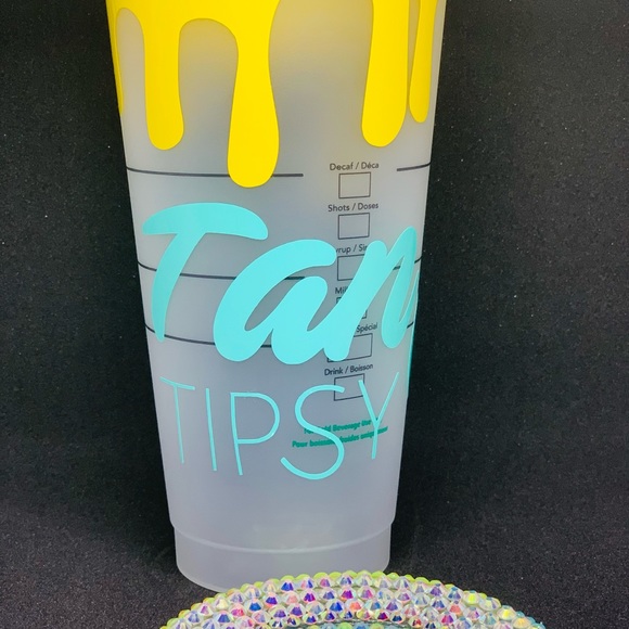 I am selling 24oz venti cold cups with a bedazzled lid! NO STRAW!! - Picture 2 of 3